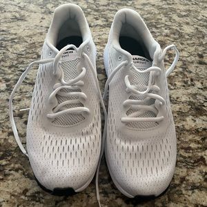 Mens under Armour sneakers